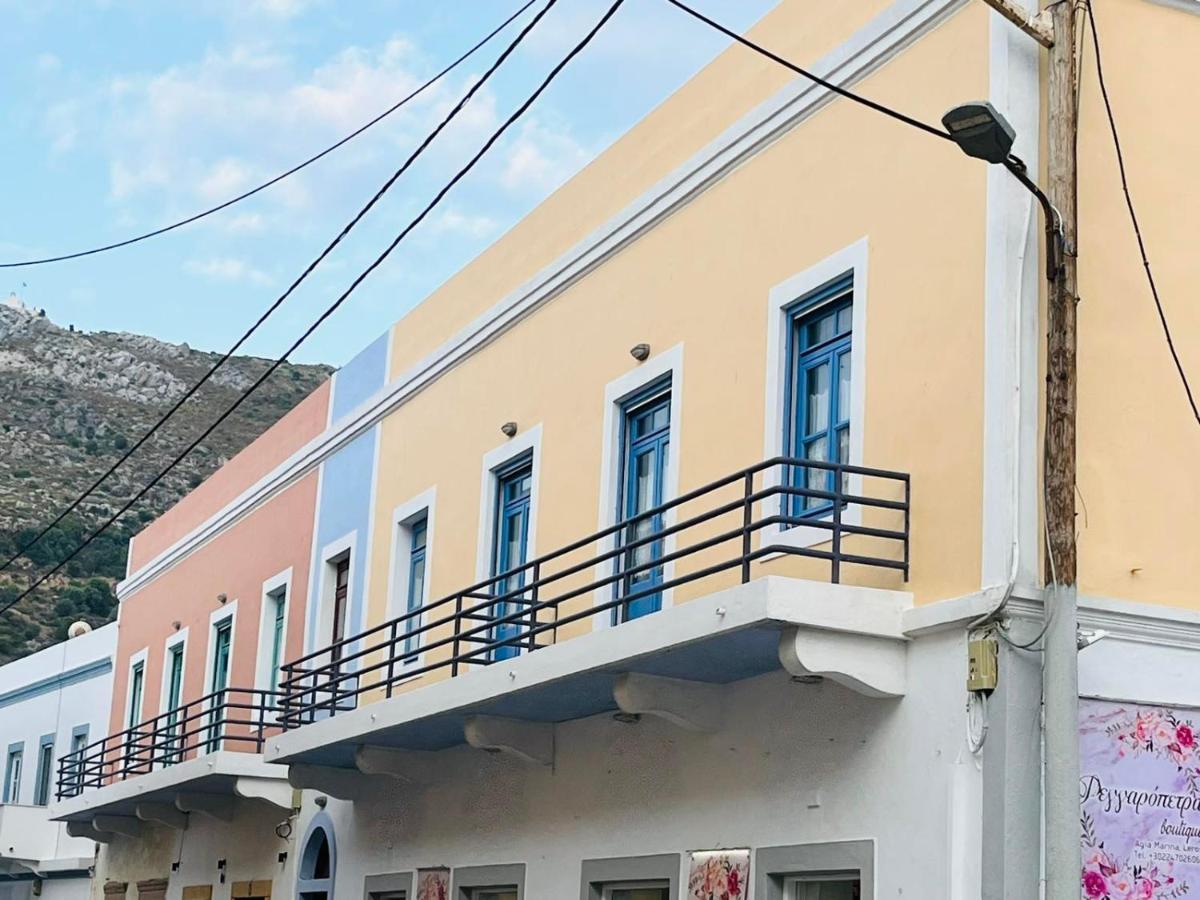 Almira Studios And Apartments Agia Marina  Exteriör bild