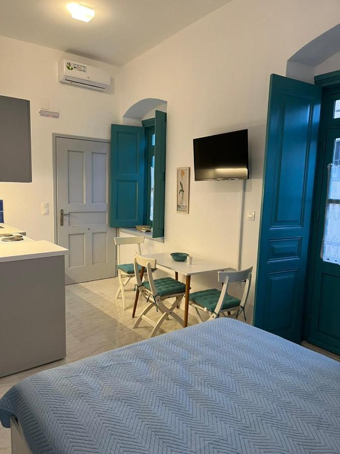 Almira Studios And Apartments Agia Marina  Exteriör bild